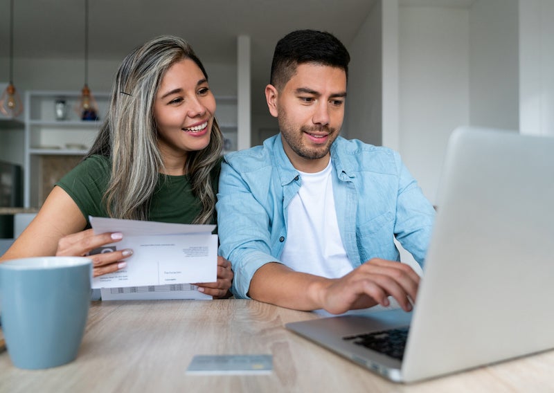 couple at home applying for ITIN home access loan in tennessee