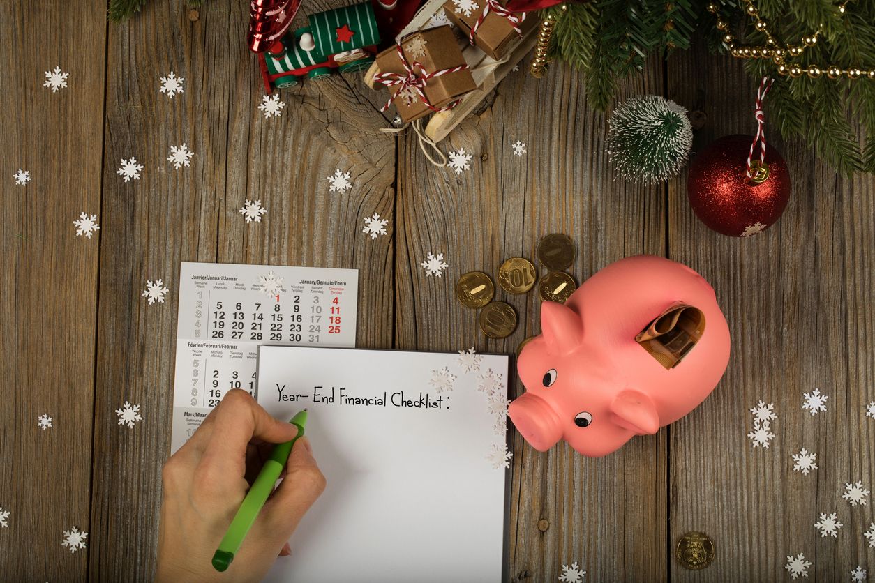 10 Financial New Year’s Resolutions Everyone Should Make