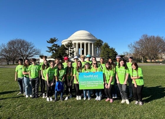 Student group photo in Washington, D.C sponsored by southeast bank